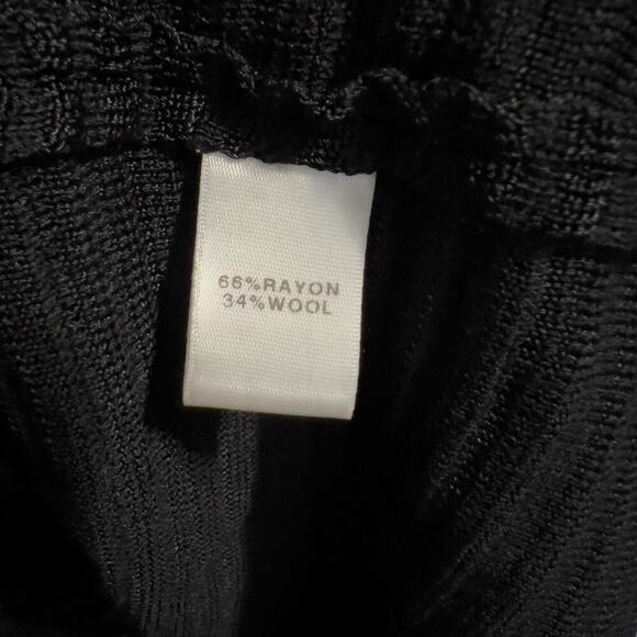 St John Santana Knit Cardigan Sweater Womens Medium Black Gold Button Old Money - Picture 6 of 8